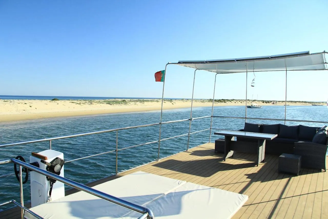 Botel Barco Casa Fuzeta Hotel