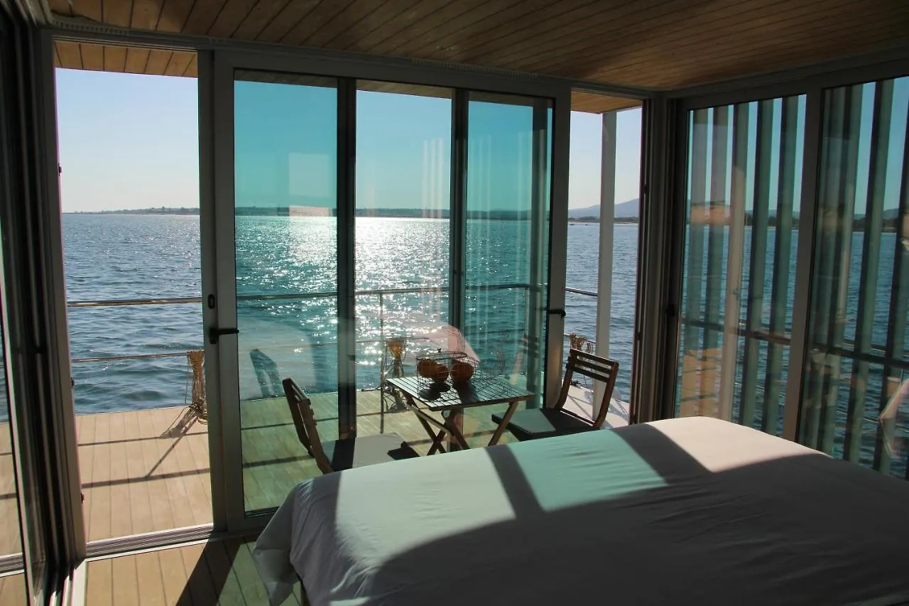 Barco Casa Fuzeta Hotel 0*,